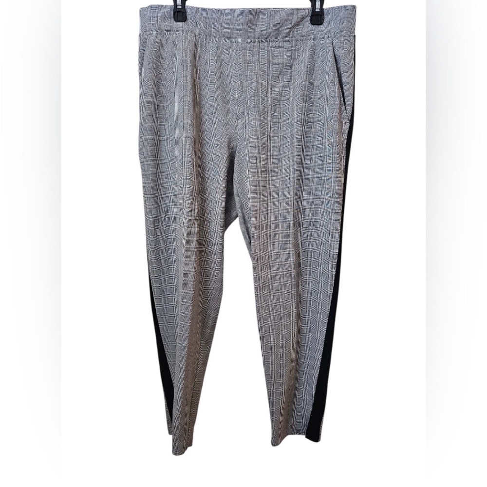 Athleta Brooklyn Plaid Ankle Pant Size 12 Black & White